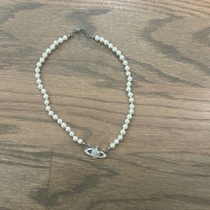 Vivienne Westwood Mini Bas Relief Pearl Choker